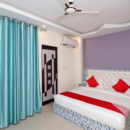 Oyo 25130 Hotel Royal Inn New Delhi Exteriör bild