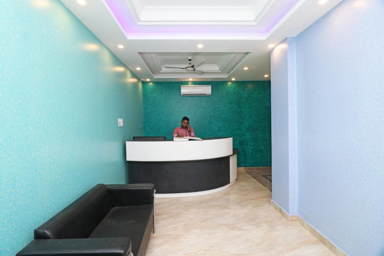 Oyo 25130 Hotel Royal Inn New Delhi Exteriör bild