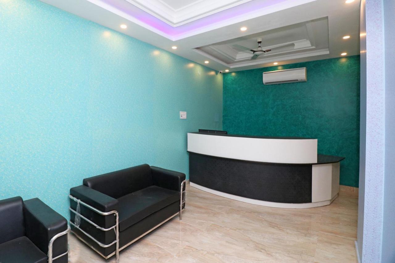 Oyo 25130 Hotel Royal Inn New Delhi Exteriör bild