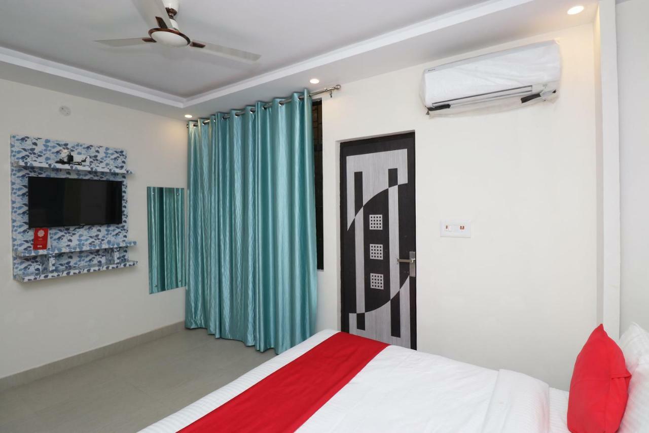 Oyo 25130 Hotel Royal Inn New Delhi Exteriör bild